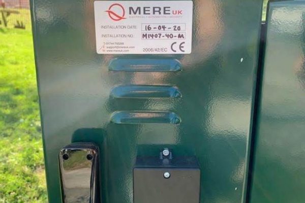 Automatic_double_vehicle_swing_gates_0936-1