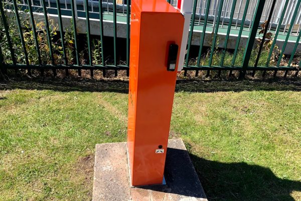 automatic_barrier_opening_for_exiting_vehicles
