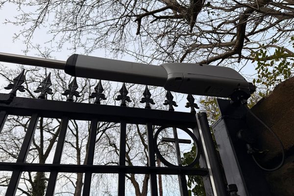 mere-uk-automatic-school-gate-installation-merseyside