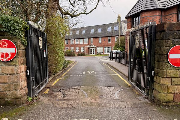 mere-uk-electric-school-security-gates-merseyside