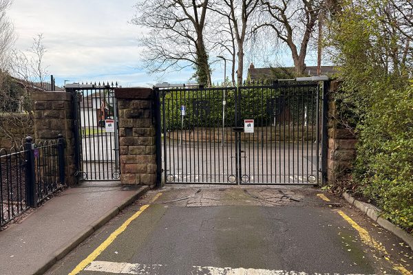 mere-uk-pedestrian-swing-gates-school-security