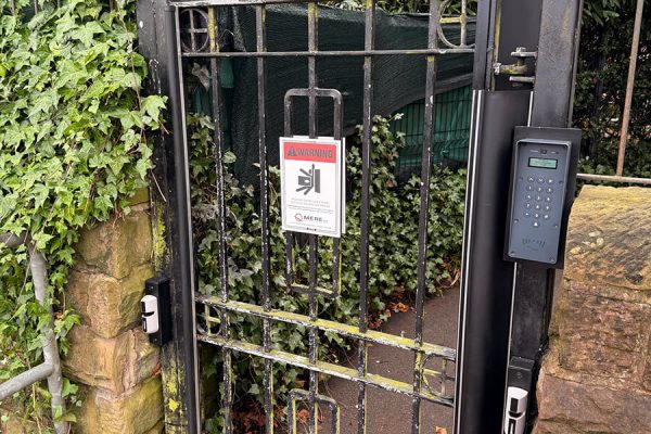 mere-uk-school-swing-gate-specialists-uk