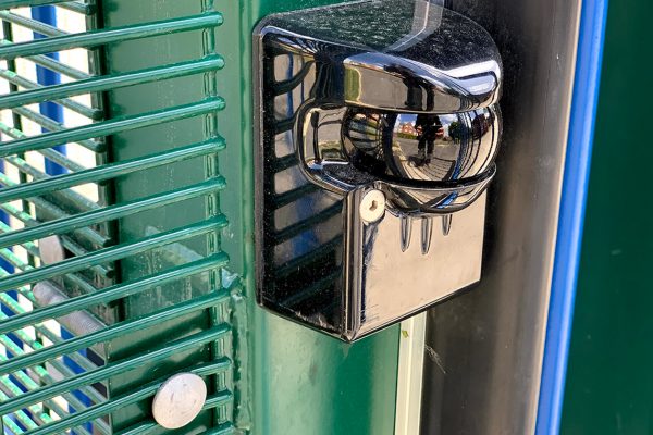 sliding_vehicle_access_control_gate_liverpool_09