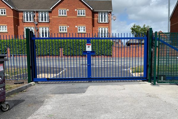 sliding_vehicle_access_control_gate_liverpool_10