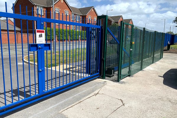 sliding_vehicle_access_control_gate_liverpool_11