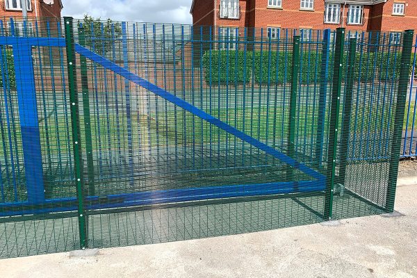 sliding_vehicle_access_control_gate_liverpool__01