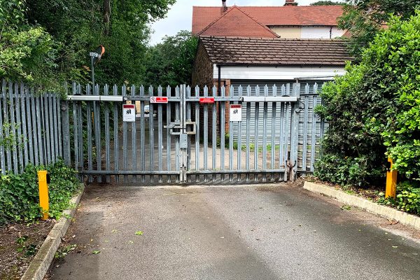 automated_existing_vehicle_gate_cowley_high_school_st_helens_merseyside